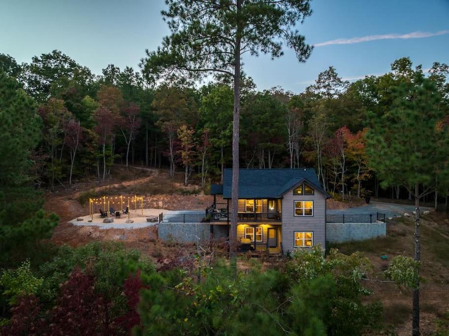 The Llaguna Lodge - New Cabin, Sleeps 10, Fire Pit, Hot Tub, In Blue Ridge , Ga Εξωτερικό φωτογραφία