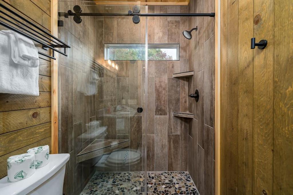 The Llaguna Lodge - New Cabin, Sleeps 10, Fire Pit, Hot Tub, In Blue Ridge , Ga Εξωτερικό φωτογραφία