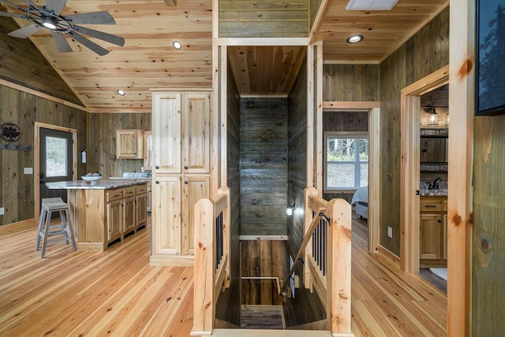 The Llaguna Lodge - New Cabin, Sleeps 10, Fire Pit, Hot Tub, In Blue Ridge , Ga Εξωτερικό φωτογραφία