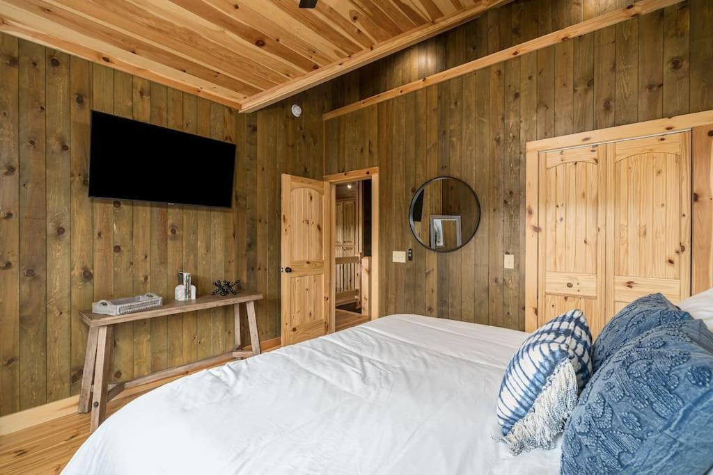 The Llaguna Lodge - New Cabin, Sleeps 10, Fire Pit, Hot Tub, In Blue Ridge , Ga Εξωτερικό φωτογραφία