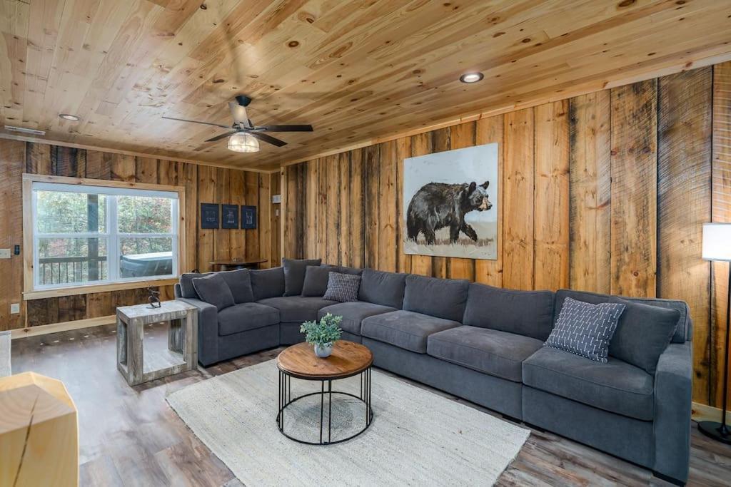 The Llaguna Lodge - New Cabin, Sleeps 10, Fire Pit, Hot Tub, In Blue Ridge , Ga Εξωτερικό φωτογραφία